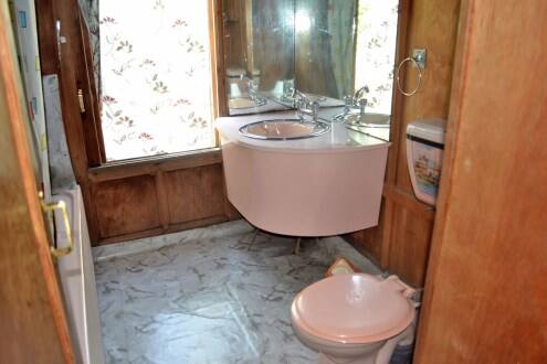 Navrattan House Boat, Srinagar 5